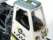 Tricycle 1/16 RTR avec fonctions lumineuses, sonores et d'échappement  E-ZEE