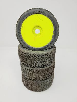 PNEUS FLEXY GOMME N25 MONTÉS SUR JANTES JAUNES (4) - 10% D'USURES GRP