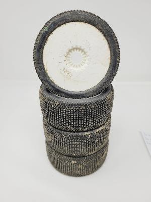 PNEUS SCRATCH GOMME INTER MONTÉS SUR JANTES BLANCHES (4) - 5% D'USURES 6-MIK