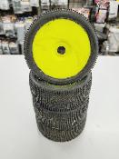 PNEUS PIXEL GOMME S25 MONTÉS SUR JANTES JAUNES (4) - 10% D'USURES GRP