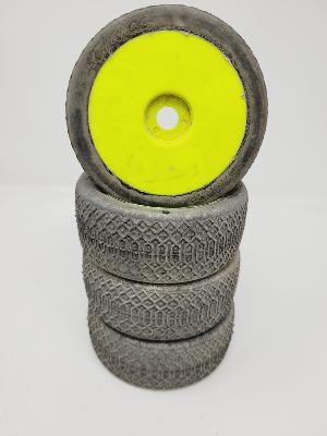 PNEUS SAHARA GOMME SUPERSOFT MONTÉS SUR JANTES JAUNES (4) - 10% D'USURES HOTRACE