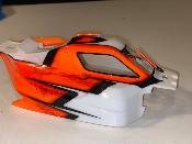 Carrosserie VISION THERMIQUE pour X-RAY 1/8EME - Blanc/Orange Fluo