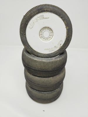 PNEUS AMAZZONIA GOMME CLAY MONTÉS SUR JANTES BLANCHES (4) - 5% D'USURES HOTRACE