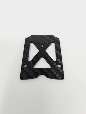 Renfort de support d'aileron carbone 2.5mm "ajouré" pour MBX8R LR PROD